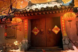 “五福”齐了 可家里大门的“福”字该不该倒着贴？图片