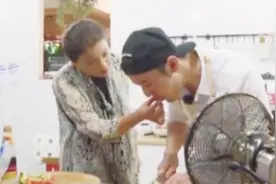 黄晓明发文为恩师崔新琴庆生：96班的我们爱您