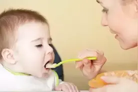 “怎么吃”“吃什么”？宝宝辅食添加的这些问题家长要明白图片