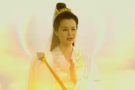 有了菩萨的特殊照顾，白素贞和小青都修成正果成了仙视频封面