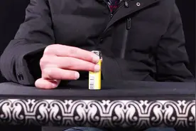 魔术揭秘：打火机能穿越桌子？苦恼多年终于揭秘！视频封面