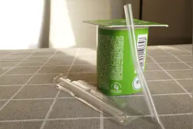 酸奶喝完吸管不要丢！改造一下还用大用途，不伤指甲轻松套钥匙扣