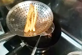 网红超长薯条，是这样制作的，你学会了吗