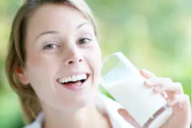 牛奶这样喝，减肥效果翻10倍！8天瘦5斤，比节食运动效果还明显！