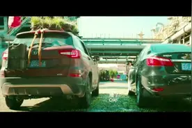 美女和邓超比赛开车，还扔掉方向盘，这美女真是太笨！