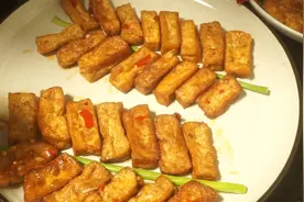 天南地北迎春菜，学会这道红红火火豆腐，新春来客人就上它了