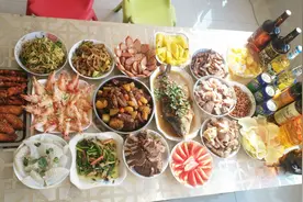 娘俩1小时做的年夜饭，18道菜都是新年寓意，二美祝大家新年快乐视频封面