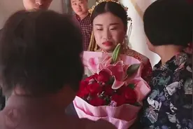 真实婚礼，奶奶哭泣着送小孙女出嫁，感动的全家人含泪难过视频封面