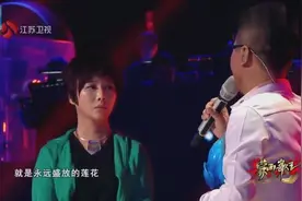 昔日歌王李春波重返歌坛，现场向妻子求婚，一首《小芳》感动全场视频封面