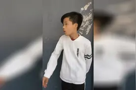爆笑师生，学生睡觉迟到的原因，哈哈