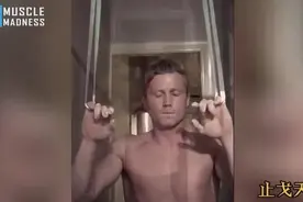 攀岩大师的惊人臂力！单臂引体向上