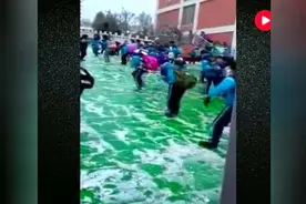 老师我迟到了，老师呢你在哪，老师我也在地上躺着呢视频封面