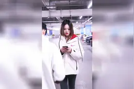 姑娘，我的东西你不要碰，要不然脾气这东西我可控制不住