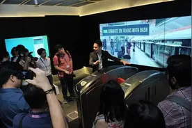 新加坡运营商Singtel支持NFC交通支付 手机轻松变身地铁卡图片