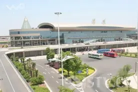 坐宁启铁路动车抵达晚不用愁 扬州开出公交加班车图片