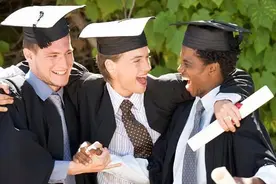 英八成高校女多男少 为平衡性别或对男生“放水”图片