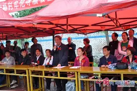 河北井陉南峪村第二十六届民间艺术节开幕图片