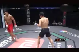 无耻韩国拳手恶意犯规踢裆 击打后脑 中国小伙一怒将其暴打KO视频封面