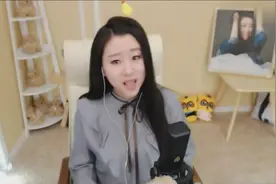 菲儿一首《只为多看你一眼》献给大家视频封面