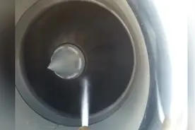 压缩机清洗喷气发动机，真的强强连手！