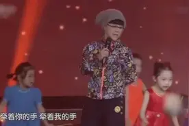 刘纯燕演唱《大风车》大伙还记得这个主持人嘛？童年的记忆啊！