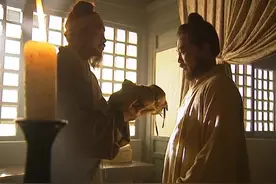 白日鼠白胜出卖了晁盖，晁盖为何还要破财救出白胜？视频封面