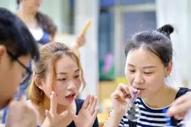 娄底恩雅国际幼儿园：让家长像孩子一样“玩起来”图片