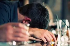喝酒后感冒？春节喝酒当心这个病，年轻人要特别注意图片