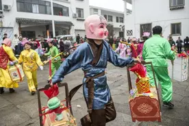 早读社丨天台“跑男”跑211公里回家 背后有哪些故事图片