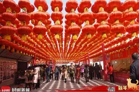 大年初五，逛庙会看变脸吐火图片