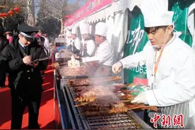 京城庙会牛羊肉串摊摊必检 原料须清晰公示防掺假图片