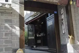 萧山小伙春节去丽江旅游，回来发帖感慨：快被挤怀孕了……图片