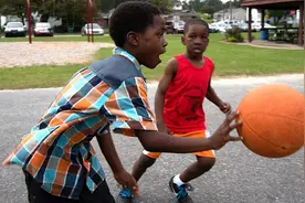 美国篮球之乡今昔：小镇上的“篮球天堂”图片