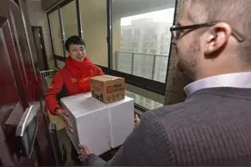 菜鸟发布春节快递数据：年夜饭可当天网购 有人36分钟收到包裹图片