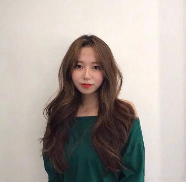 发型|脸大的女生,适合什么样的刘海?