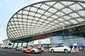 广州南站车位北多南少！警方提醒：停放北区停车场更省时图片