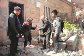 南安官桥一老人简办寿宴省下六万元 带着儿孙做公益图片