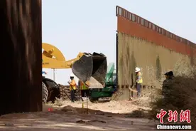美国墨西哥边境墙开建 首期要花1800万美元图片