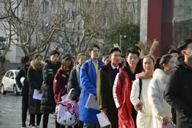 上戏报考人数再创新高，妆化得太过会扣分图片