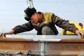 春运四十年：揭秘中国铁路变迁，记忆中的“咣当声”缘何消失图片