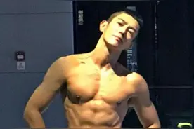 体脂率降至6%！杜江脱水式健身塑硬汉图片