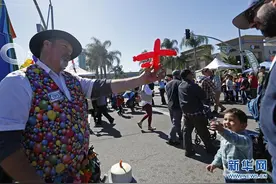 洛杉矶县阿尔汉布拉市举行新春园游会图片