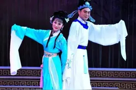 吕剧《双生花》首演图片