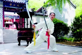 站躺皆能战 地功拳掌门人拒绝“泡沫徒弟”图片