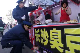 青岛糖球会急刹虚假宣传风 “国足臭豆腐”等被查图片