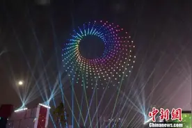 西安500架无人机“闹”元宵 科技元素打造视觉盛宴图片