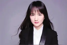 从游戏少女，到美女老板图片