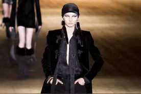 巴黎时装周——圣罗兰品牌时装秀图片