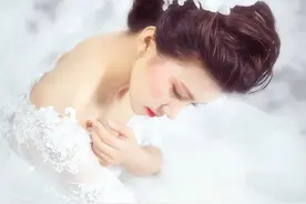 拍婚纱照曝光不足？学会一招PS后期处理技巧，马上让图片变成甜美效果图片