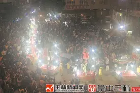 “年例”又到 北流开始狂欢祈福图片
